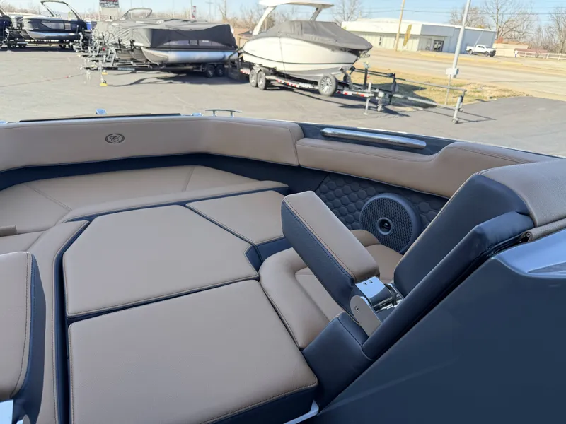 Slide: The Image of Cobalt R6 Surf 2026 - 25