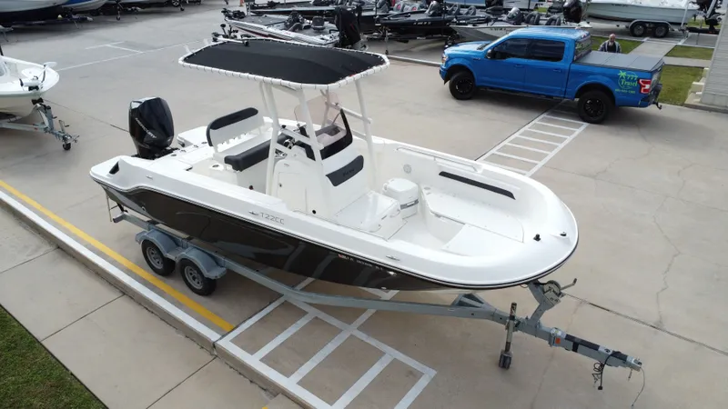 Slide: The Image of Bayliner Trophy T22CC 2022 - 17