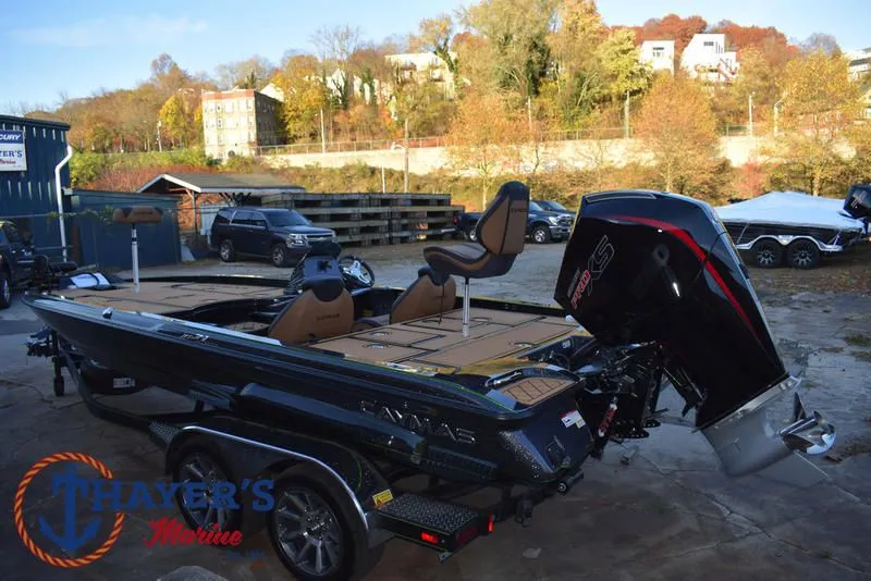 Slide: The Image of Caymas XS 21 PRO 2025 - 9