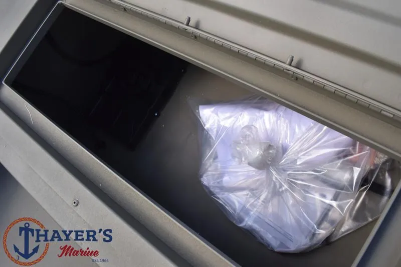 Slide: The Image of Tracker 1654 SPT 2026 - 14