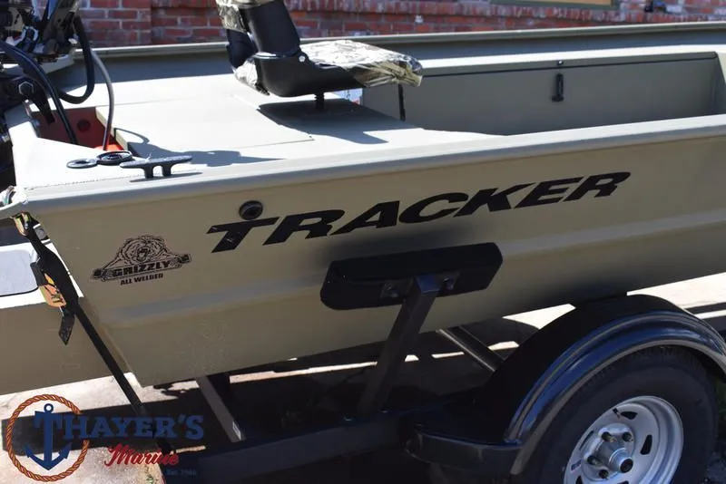 Slide: The Image of Tracker 1654 SPT 2026 - 5