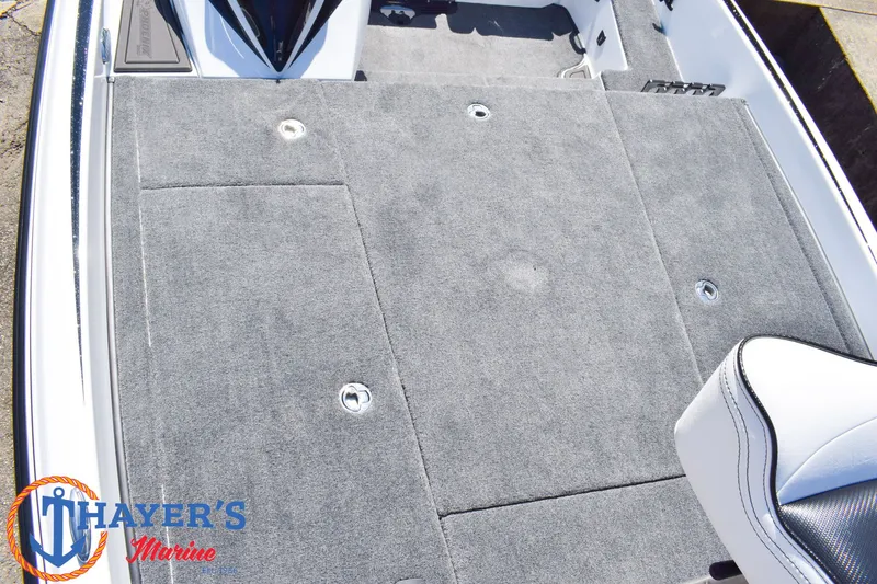 Slide: The Image of Phoenix Bass Boats 21 XE 2026 - 15