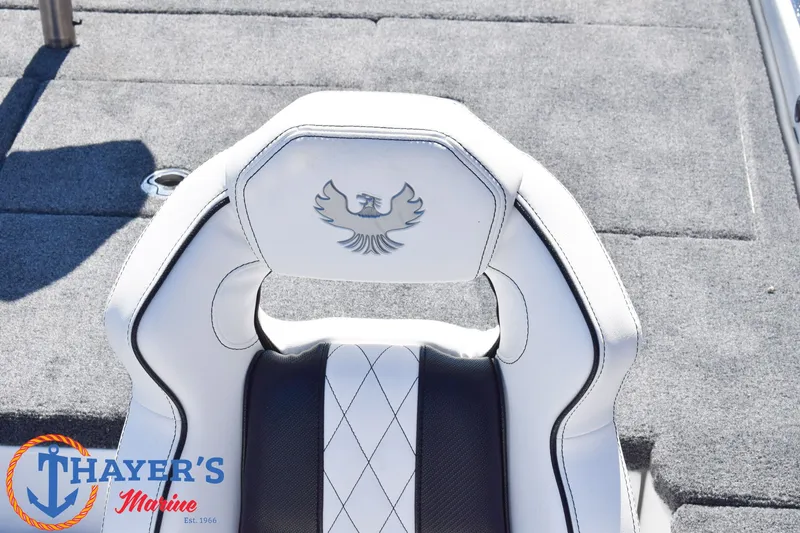 Slide: The Image of Phoenix Bass Boats 21 XE 2026 - 18