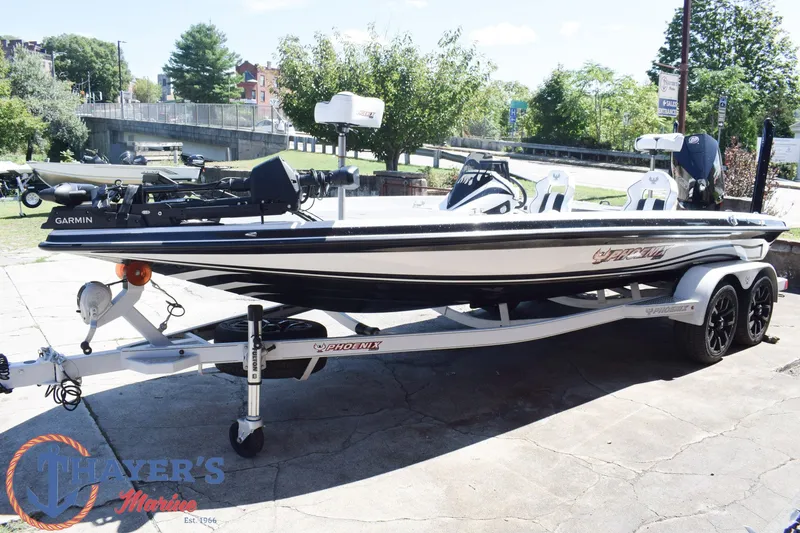 Slide: The Image of Phoenix Bass Boats 21 XE 2026 - 31