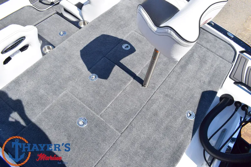 Slide: The Image of Phoenix Bass Boats 21 XE 2026 - 5