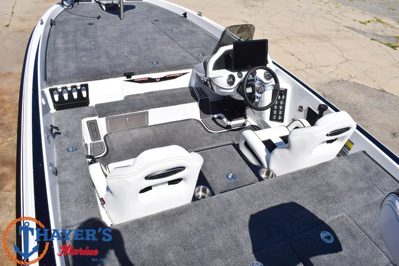 Slide: The Image of Phoenix Bass Boats 21 XE 2026 - 6