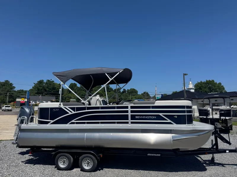 The Image of Bennington 22 SSR-Tritoon 2026 - 1