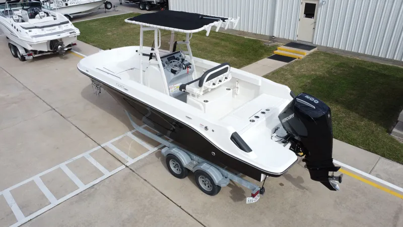 Slide: The Image of Bayliner T-22 2022 - 13