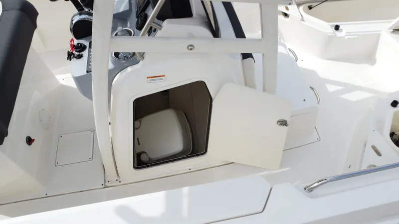 Slide: The Image of Bayliner T-22 2022 - 30