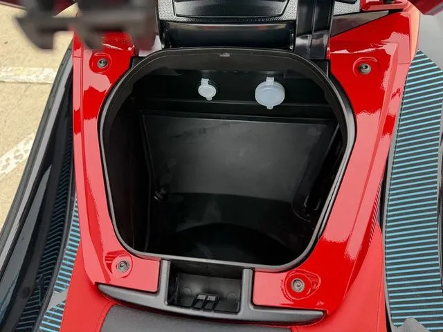 Slide: The Image of Yamaha VX Deluxe 2026 - 12