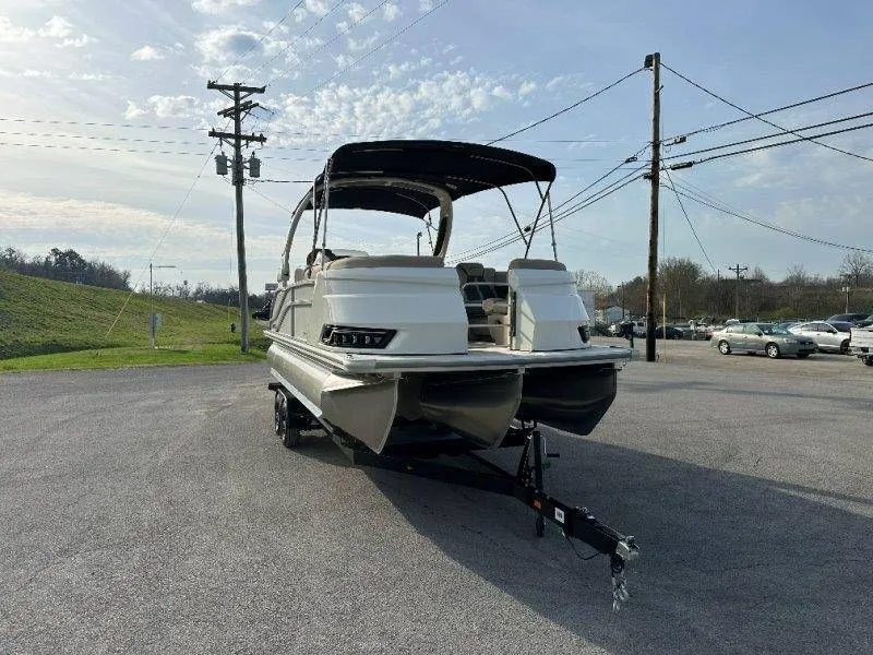 Slide: The Image of Harris Grand Mariner 230 2026 - 19