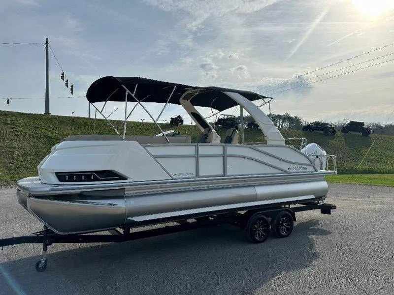 Slide: The Image of Harris Grand Mariner 230 2026 - 20