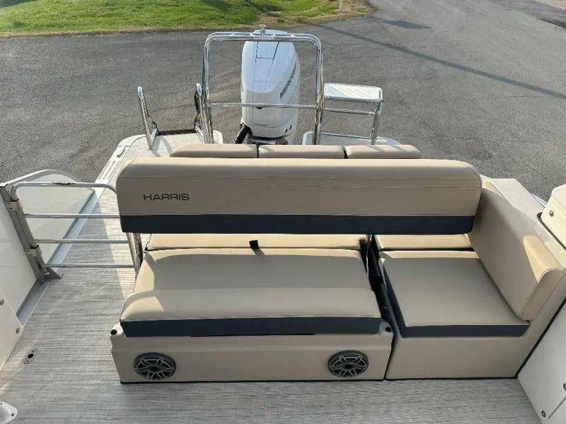 Slide: The Image of Harris Grand Mariner 230 2026 - 36