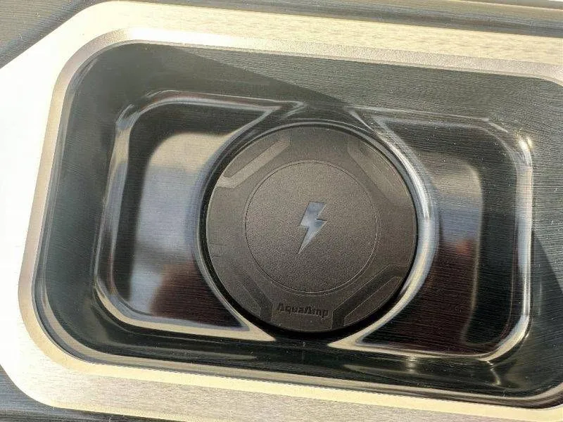 Slide: The Image of Harris Grand Mariner 230 2026 - 39