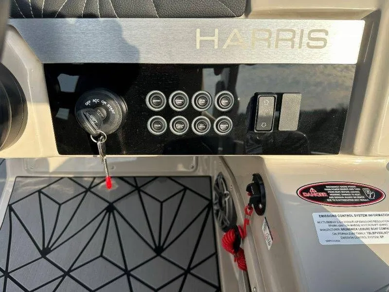 Slide: The Image of Harris Grand Mariner 230 2026 - 40