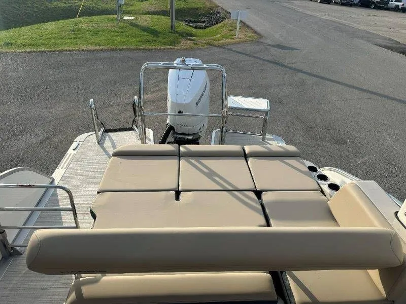 Slide: The Image of Harris Grand Mariner 230 2026 - 41