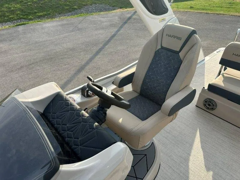 Slide: The Image of Harris Grand Mariner 230 2026 - 43