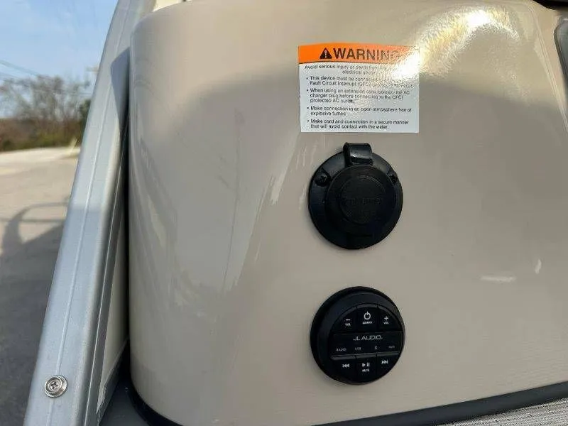 Slide: The Image of Harris Grand Mariner 230 2026 - 47