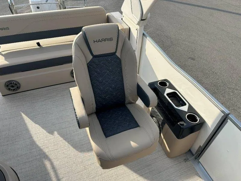 Slide: The Image of Harris Grand Mariner 230 2026 - 48