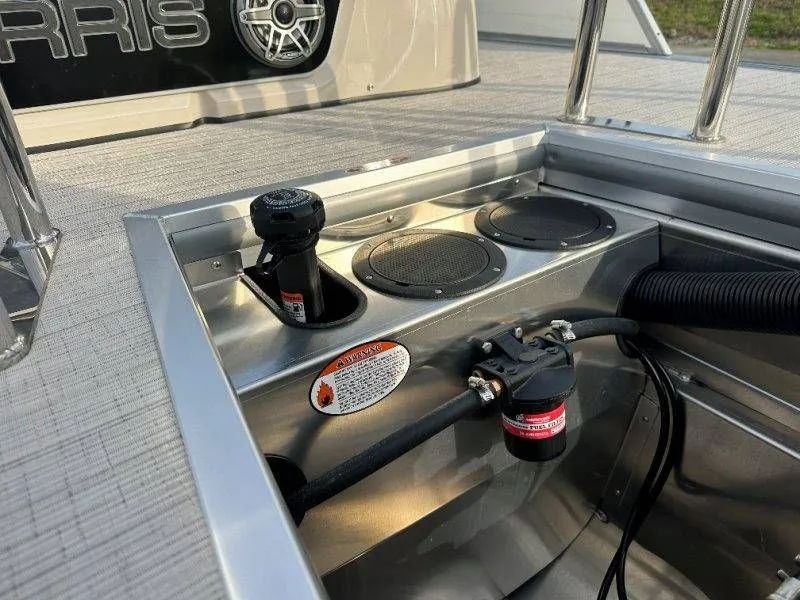 Slide: The Image of Harris Grand Mariner 230 2026 - 52