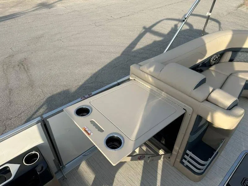 Slide: The Image of Harris Grand Mariner 230 2026 - 54