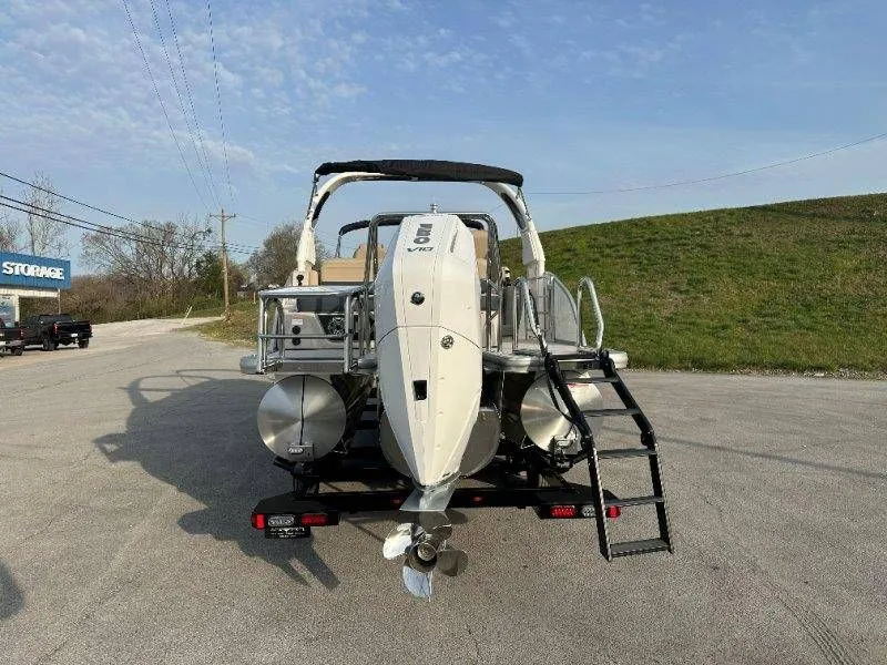 Slide: The Image of Harris Grand Mariner 230 2026 - 57