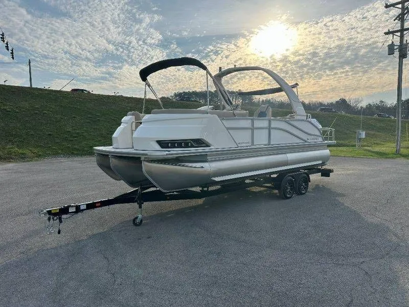 Slide: The Image of Harris Grand Mariner 230 2026 - 62