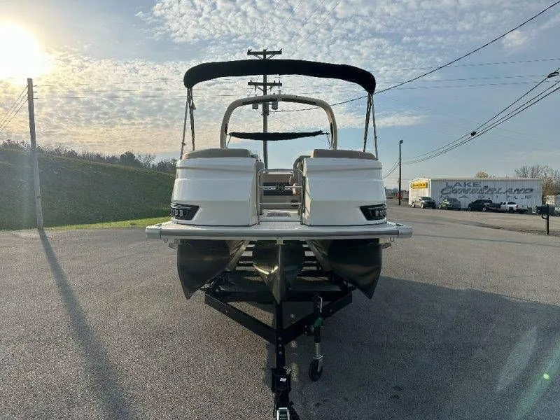 Slide: The Image of Harris Grand Mariner 230 2026 - 65