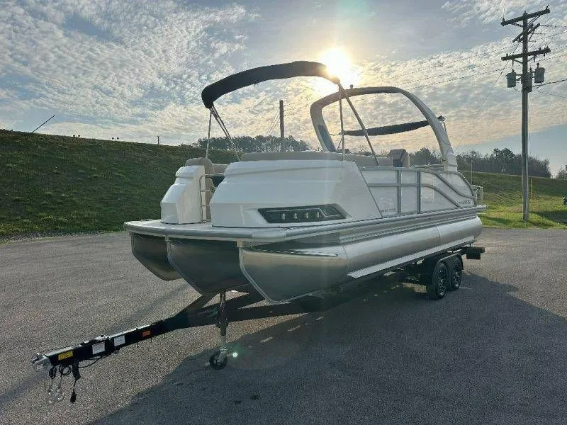 Slide: The Image of Harris Grand Mariner 230 2026 - 70