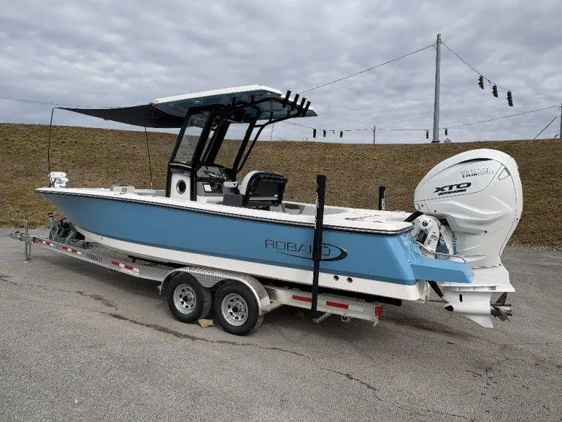 Slide: The Image of Robalo 266 Cayman 2026 - 20