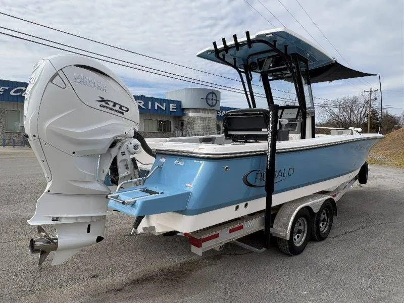 Slide: The Image of Robalo 266 Cayman 2026 - 21