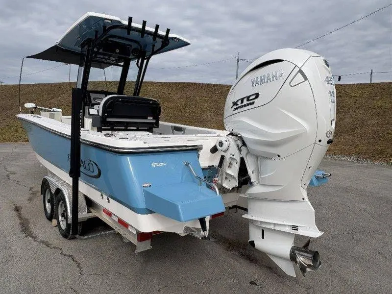 Slide: The Image of Robalo 266 Cayman 2026 - 24