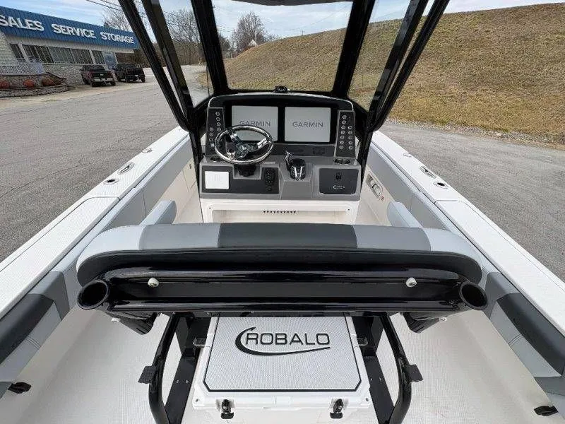 Slide: The Image of Robalo 266 Cayman 2026 - 55