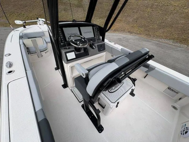 Slide: The Image of Robalo 266 Cayman 2026 - 57