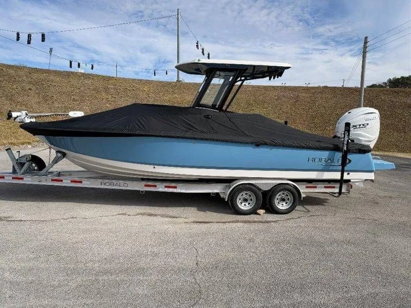 Slide: The Image of Robalo 266 Cayman 2026 - 95