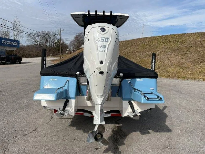 Slide: The Image of Robalo 266 Cayman 2026 - 96