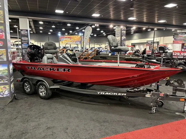 The Image of Tracker Pro Team 195 TXW 2026 - 1