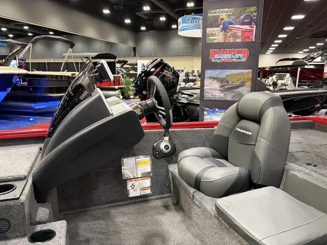 Slide: The Image of Tracker Pro Team 195 TXW 2026 - 11