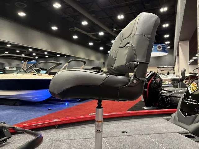 Slide: The Image of Tracker Pro Team 195 TXW 2026 - 8