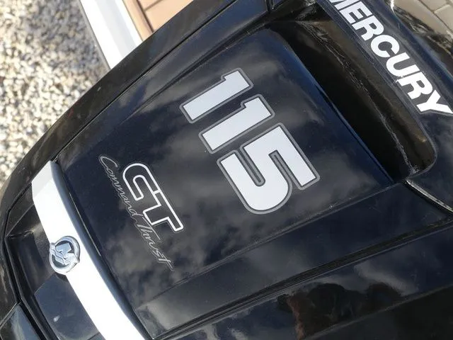 Slide: The Image of Bayliner VR4 BOWRIDER 2022 - 12