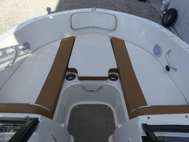 Slide: The Image of Bayliner VR4 BOWRIDER 2022 - 15