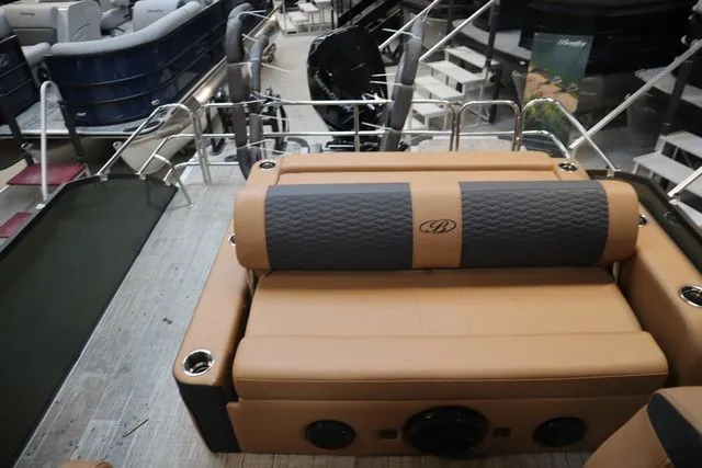 Slide: The Image of Bentley Pontoons Elite 223 Swingback DC Triple Tube Pkg 2026 - 9