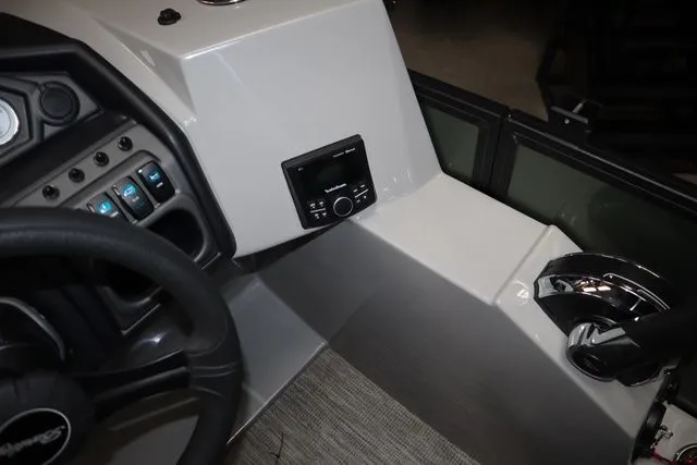 Slide: The Image of Bentley Pontoons Legacy 223 Navigator Triple Tube Pkg 2026 - 9