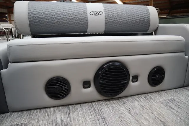 Slide: The Image of Bentley Pontoons Elite 223 Swingback DC Triple Tube Pkg 2026 - 12