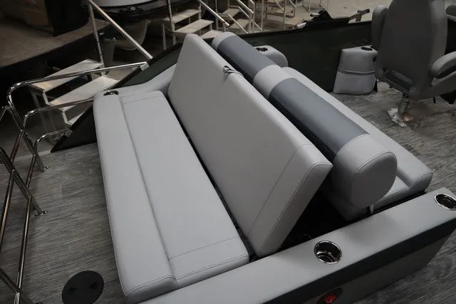 Slide: The Image of Bentley Pontoons Elite 223 Swingback DC Triple Tube Pkg 2026 - 5