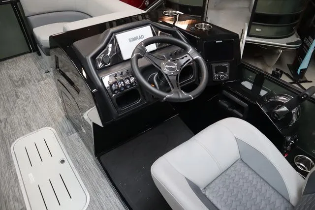 Slide: The Image of Bentley Pontoons Elite 223 Swingback DC Triple Tube Pkg 2026 - 7