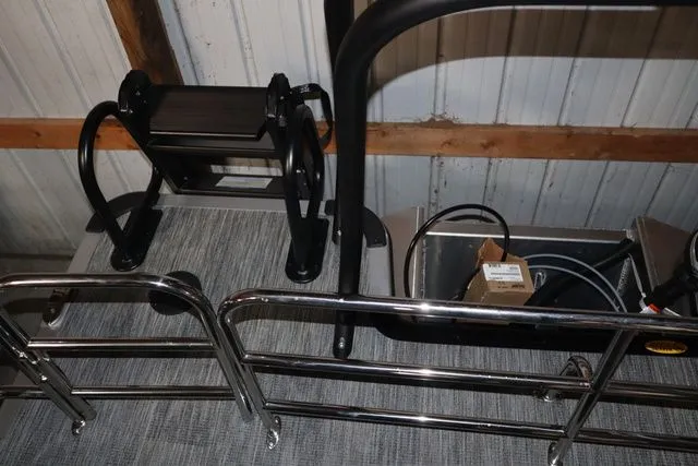 Slide: The Image of Bentley Pontoons Legacy 223 QSB Triple Tube Pkg 2026 - 4