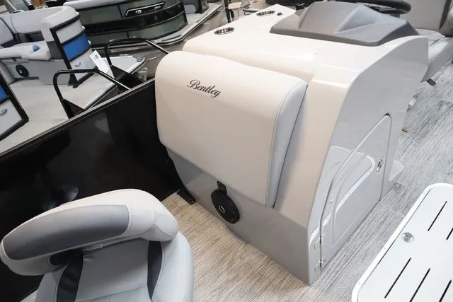 Slide: The Image of Bentley Pontoons Legacy 223 Forward Fish Swingback Sport Tube Pkg 2026 - 7