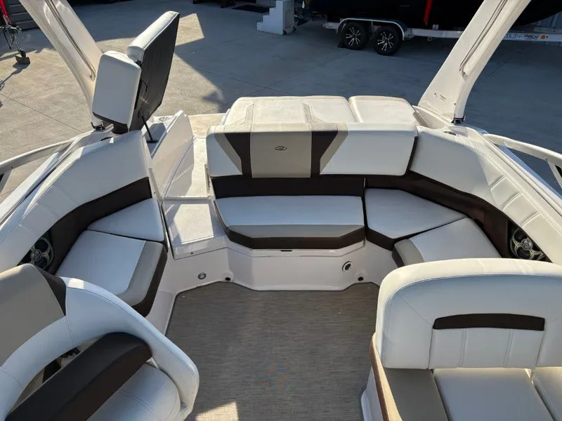 Slide: The Image of Regal 2000 ES 2016 - 11