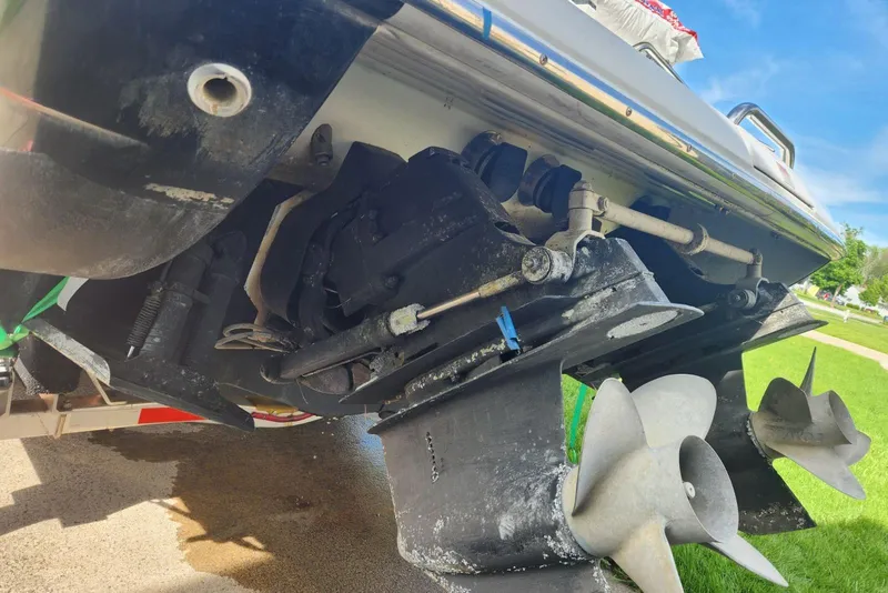 Slide: The Image of 2008 Formula 292 FASTech boat stern drive and propellers close-up. - 14